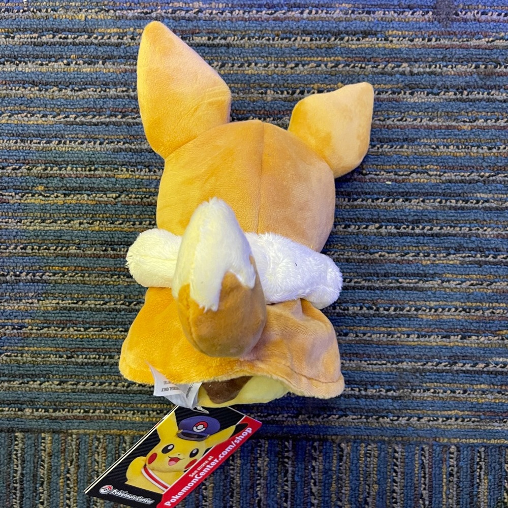 Eevee Pikachu Cape - Picture 3 of 4